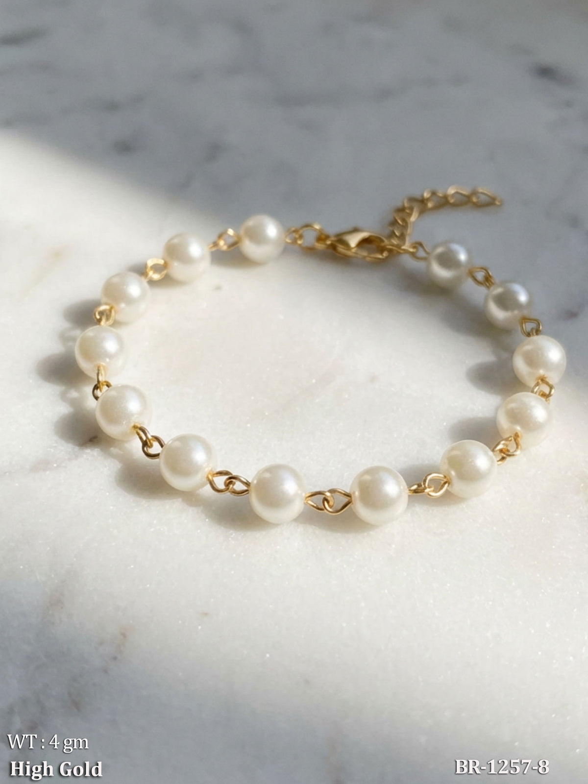 Classic Pearl Link Statement Bracelet in High Gold Finish – Lightweight Elegance